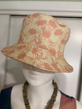 STEVE MADDEN SUN HAT IN PASTEL NWOT